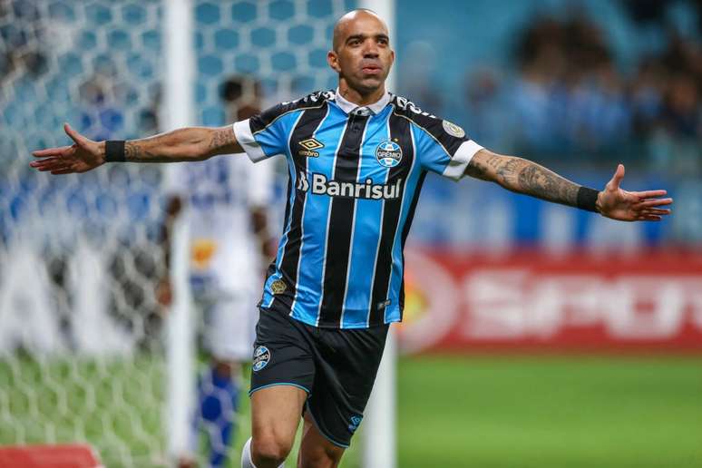 Diego Tardelli rescinde com o Grêmio está livre no mercado