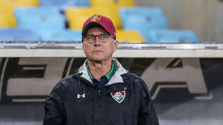 Oswaldo de Oliveira não tolerou o comportamento de Ganso ao ser substituído (Foto: Fluminense FC/Divulgação)