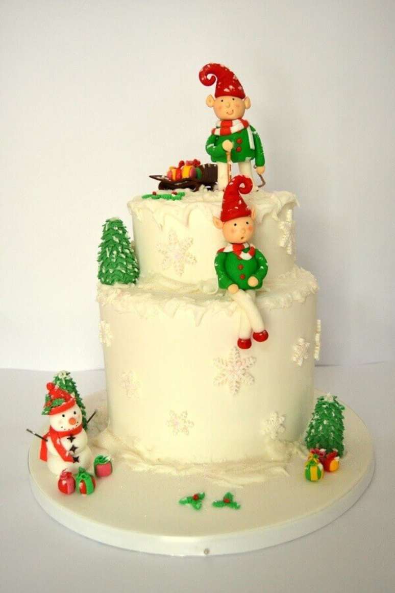 27. Delicado bolo de Natal decorado com pasta americana – Foto: Pinterest
