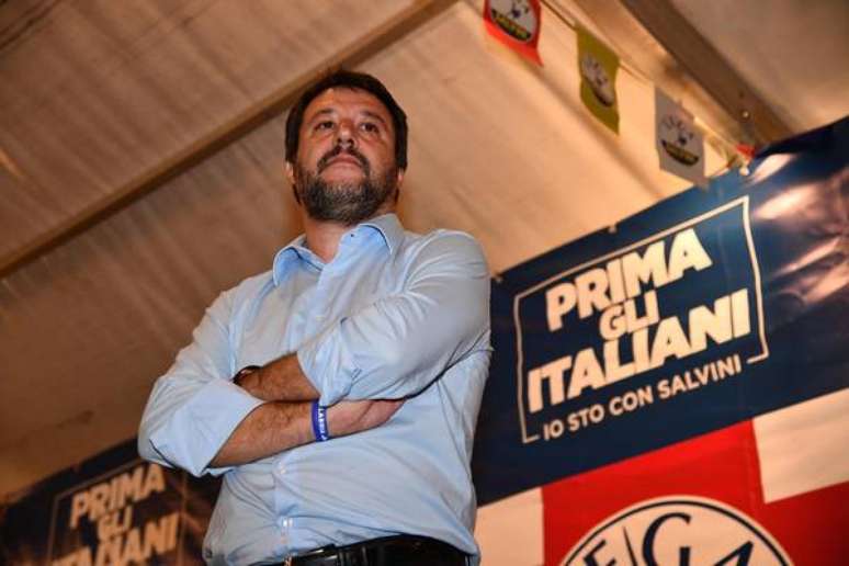 Matteo Salvini durante um comício em Gênova, na Itália