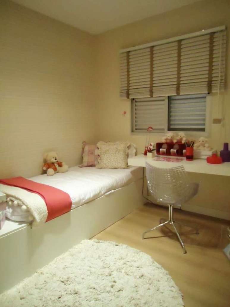 23. O tapete medusa branco &eacute; muito delicado. Projeto de Teresinha Nigri