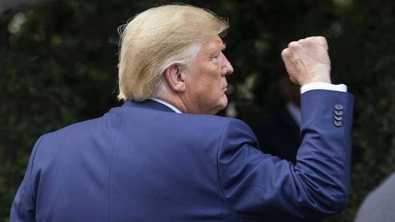 'Um delator com informação de segunda mão? Mais uma notícia falsa!', afirmou Trump no Twitter