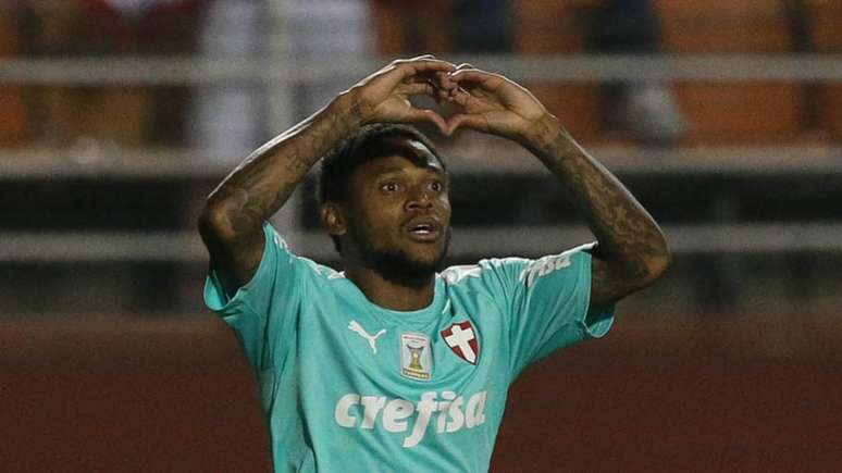 Luiz Adriano já ostenta uma média superior a 0,6 gol por partida pelo Palmeiras (Cesar Greco/Agência Palmeiras)