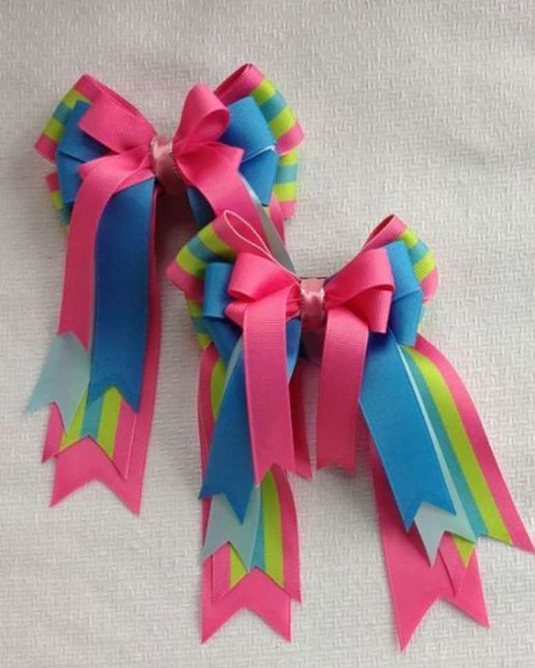 35. A habilidade &eacute; fundamental para aprender como fazer la&ccedil;o de fita. Foto: Revista Artesanato