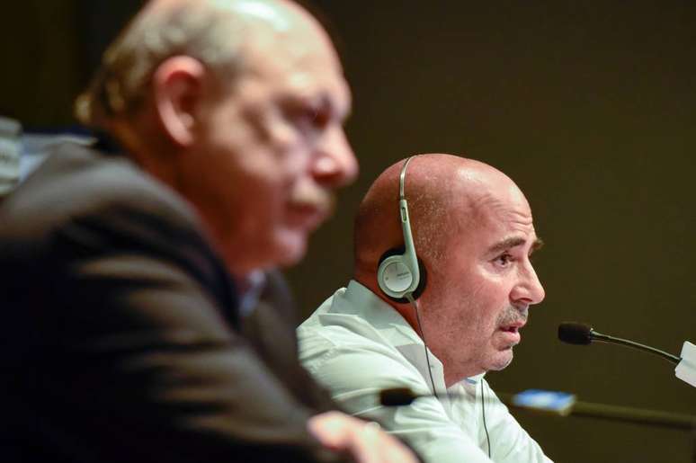 Presidente do Santos apoia Jorge Sampaoli e nega crise (Foto: Fernando Dantas/Gazeta Press)