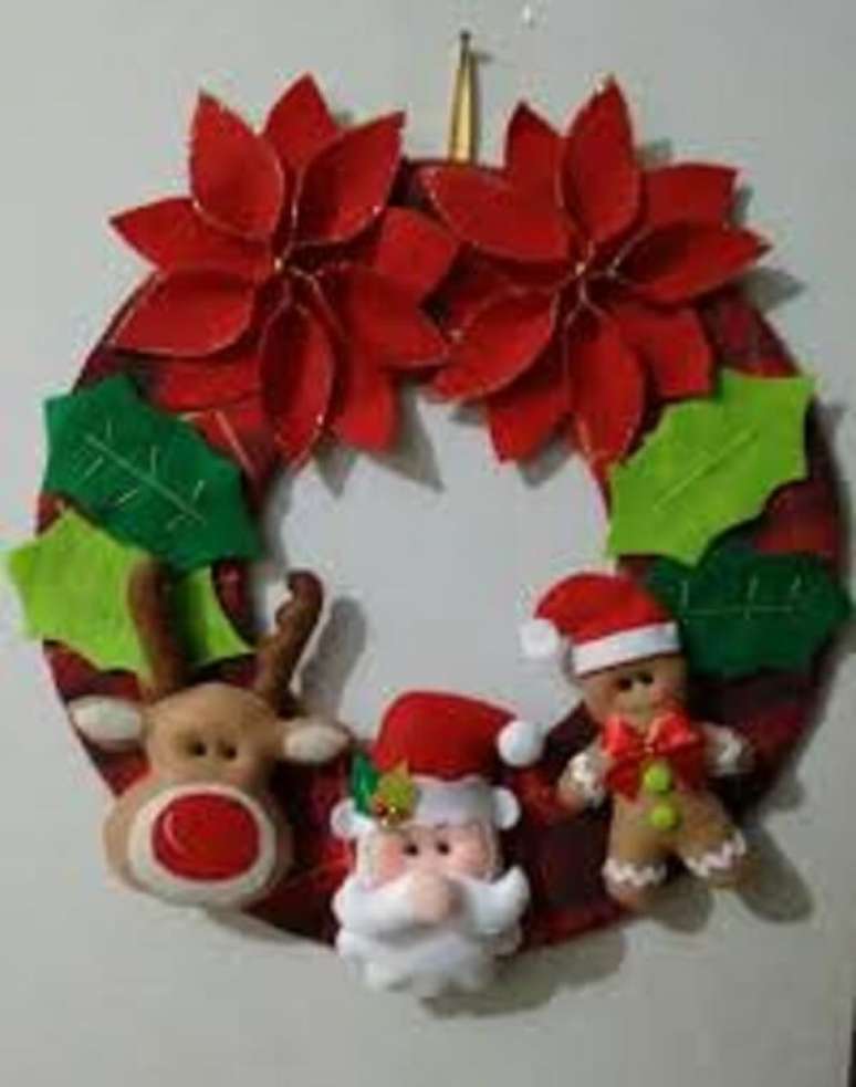 63. Guirlanda para Natal feita com detalhes em feltro. Fonte: Pinterest