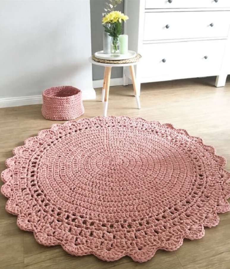 84- Rosa claro para o tapete de crochê redondo. Fonte: Pinterest