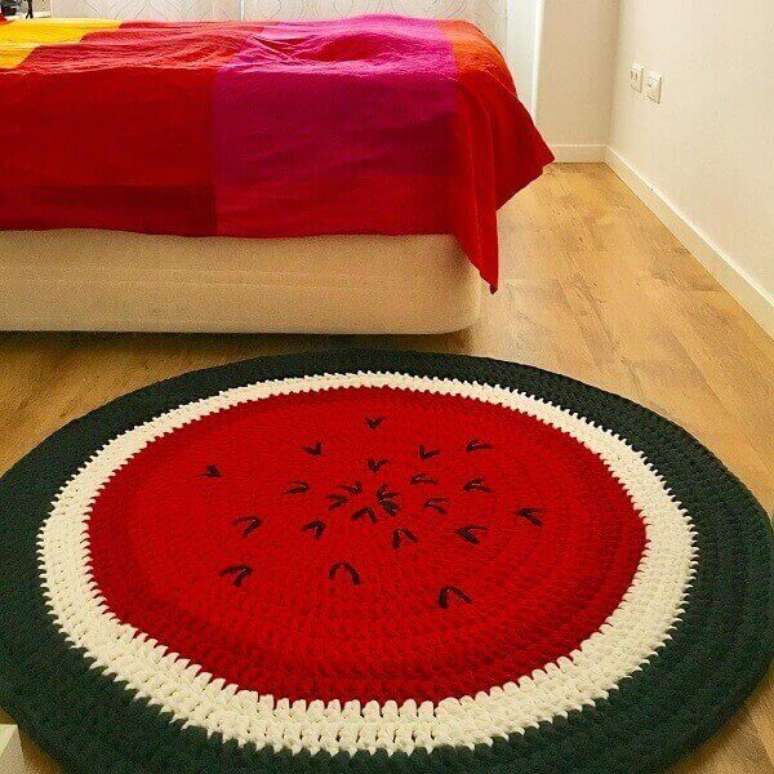 127- Tapete de crochê redondo com design de melancia. Fonte: Lilolila