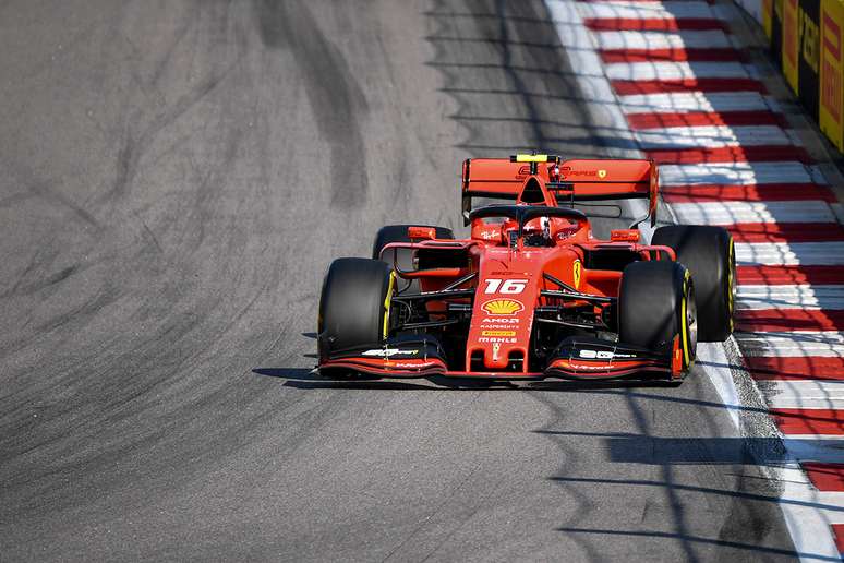 Chefe da Ferrari surpreso com a opção de estratégia da Mercedes para o GP da Rússia de F1