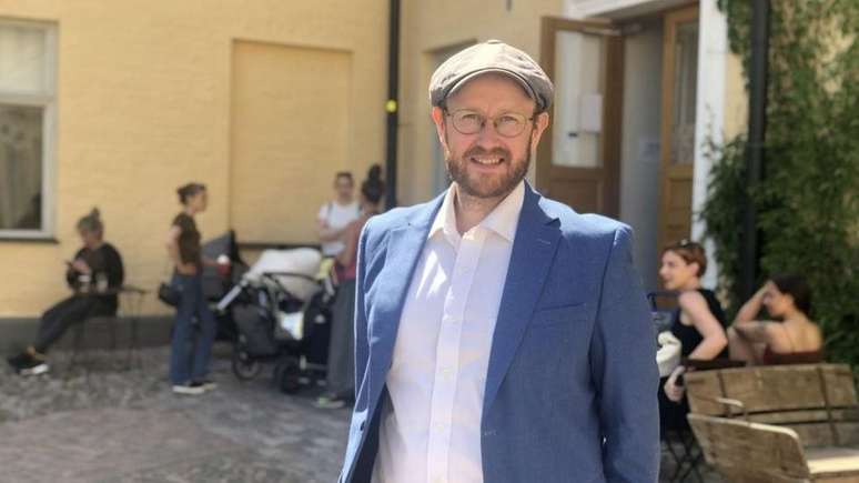 Apesar do bom desempenho da Finl&acirc;ndia em pesquisas mundiais sobre felicidade, o abuso de subst&acirc;ncias qu&iacute;micas, depress&atilde;o entre adolescentes e taxas de suic&iacute;dio est&atilde;o acima da m&eacute;dia europeia