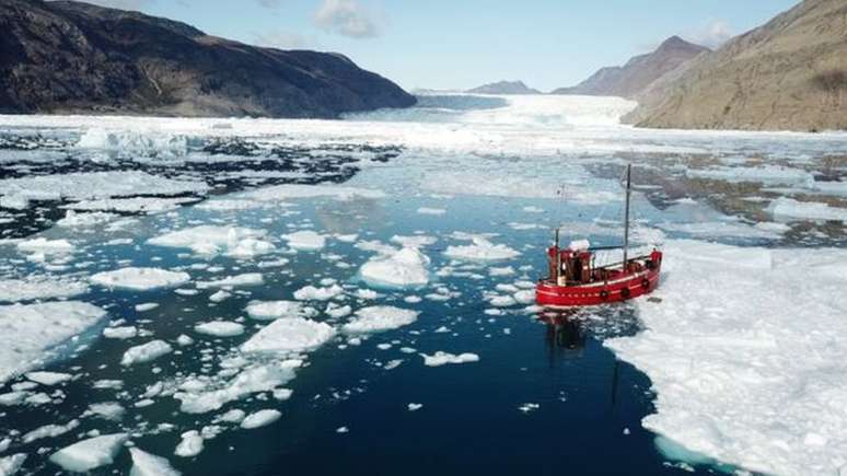 O aumento do nível do mar ocorreu devido principalmente à expansão térmica dos oceanos, mas o derretimento da Groenlândia e da Antártida agora é o principal fator, aponta o relatório do IPCC