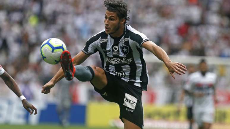 Marcinho é lateral-direito do Botafogo (Foto: Vitor Silva/Botafogo)