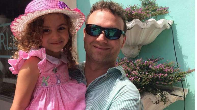 Theo Purington, de 34 anos, diz que sua namorada fez um aborto em 2006 contra sua vontade