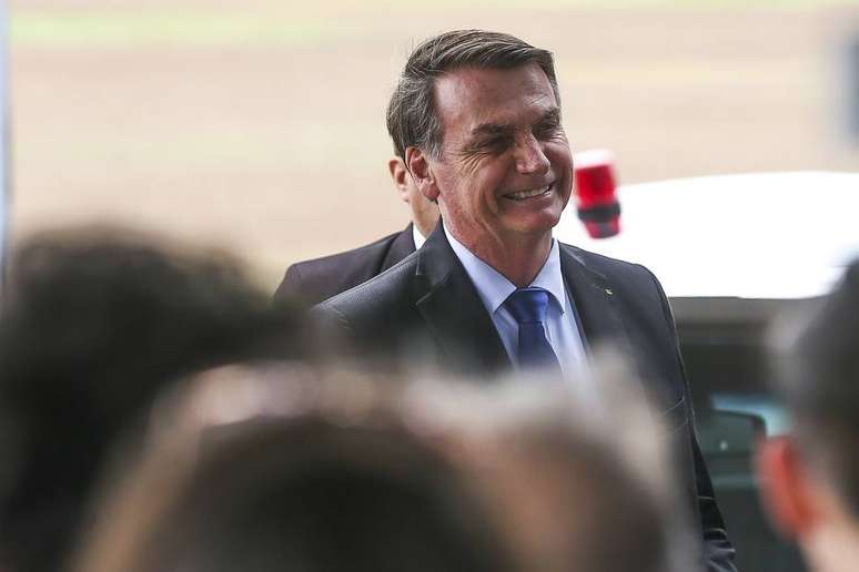 O presidente Jair Bolsonaro falou com ‘Estado’ na entrada do Palácio da Alvorada