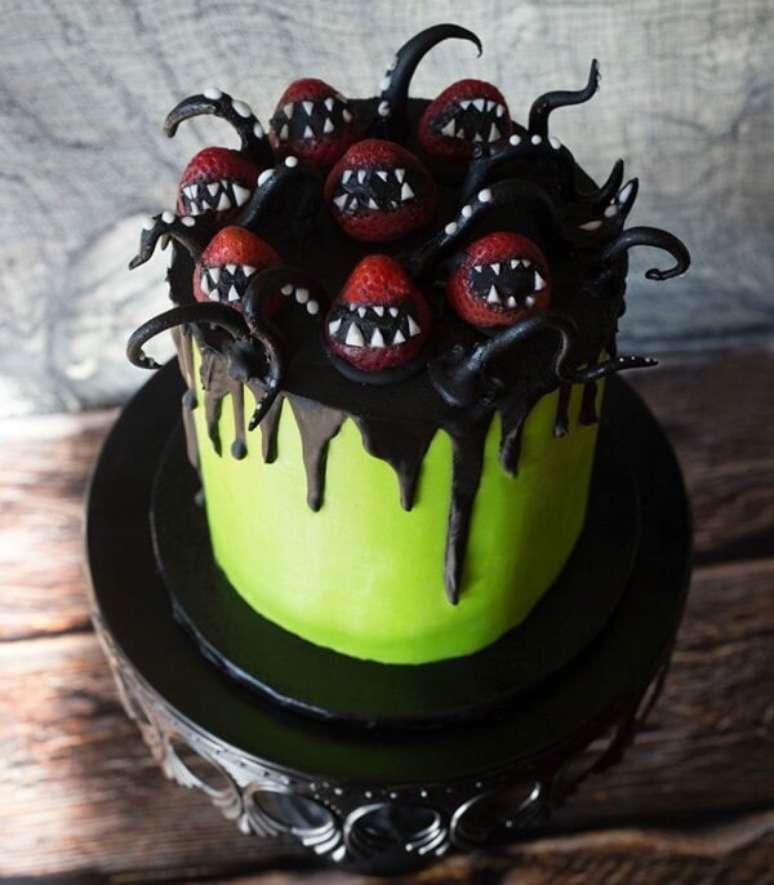 23. Bolo de Halloween assustador. Fonte: Pinterest