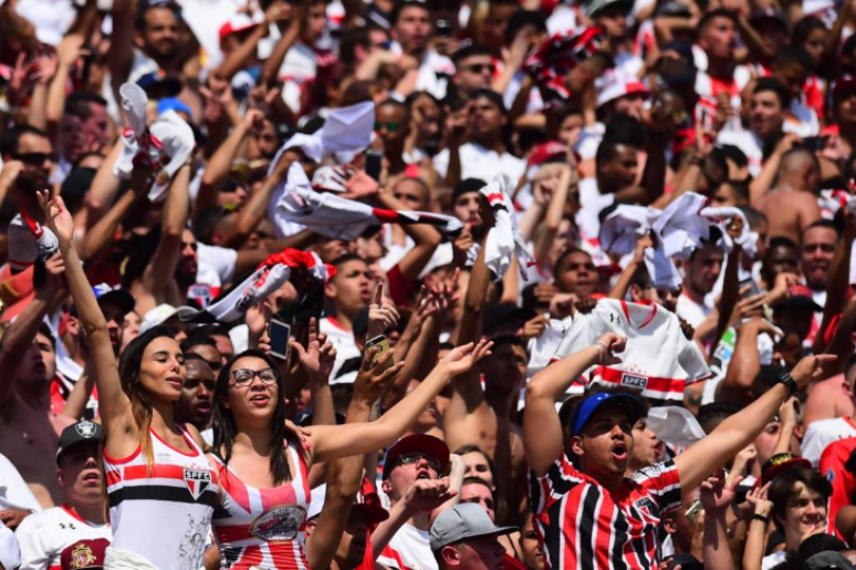 No Pacaembu, São Paulo recebe o Fortaleza (Foto: Sergio Barzaghi/Gazeta Press)