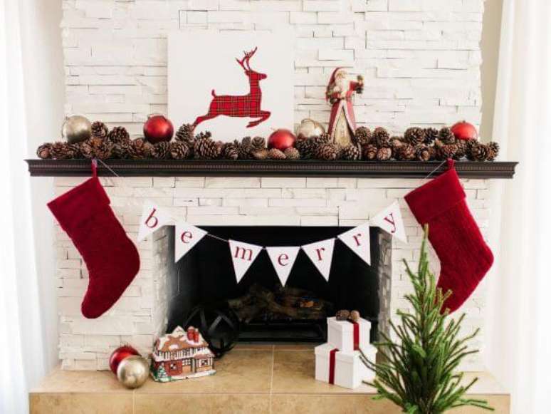 46. A decora&ccedil;&atilde;o de natal para sala pode ter plaquinhas lindas &ndash; Por: Diy Network