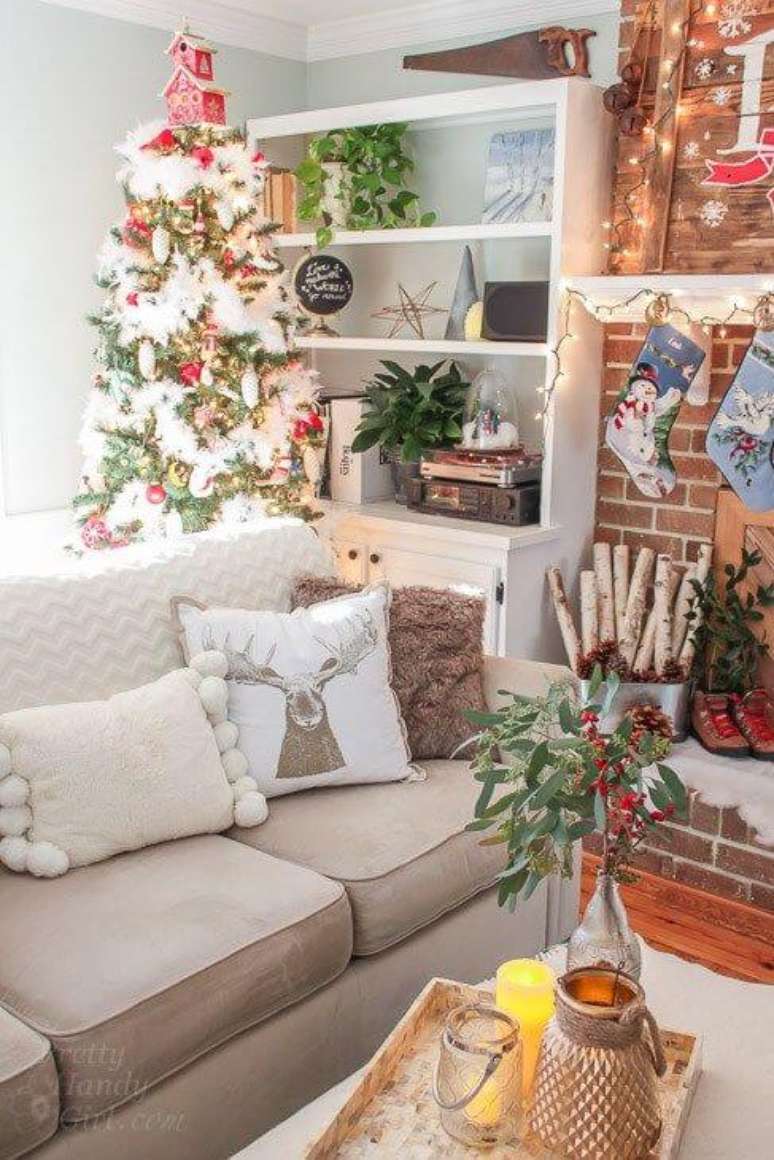 25. Aproveite a decoração de natal para sala de estar encantar a casa – Por: Pinterest