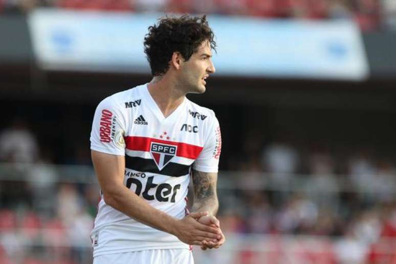 Pato recupera-se de lesão na coxa direita (Foto: Rubens Chiri/São Paulo)