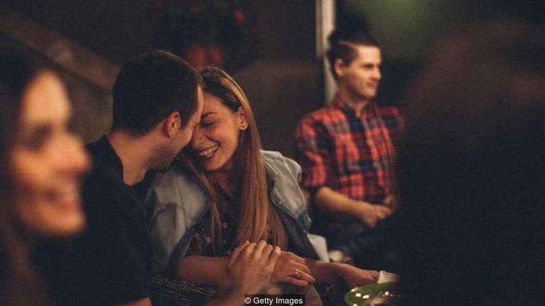 Em um estudo recente com pessoas que haviam terminado relacionamentos h&aacute; pouco tempo, aquelas que rapidamente encontraram novos parceiros relataram maior autoestima e bem-estar