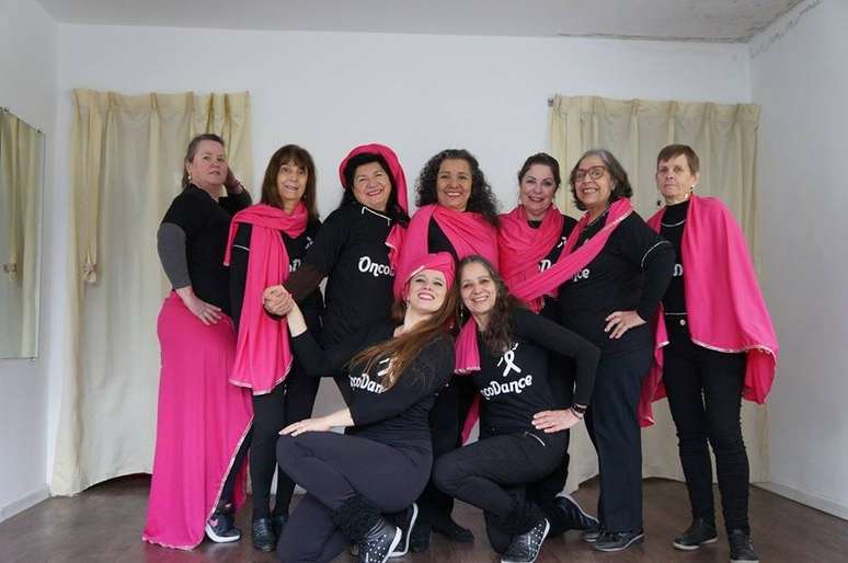 Integrantes do projeto OncoDance, no Rio Grande do Sul, conectam arte e luta contra o câncer. 