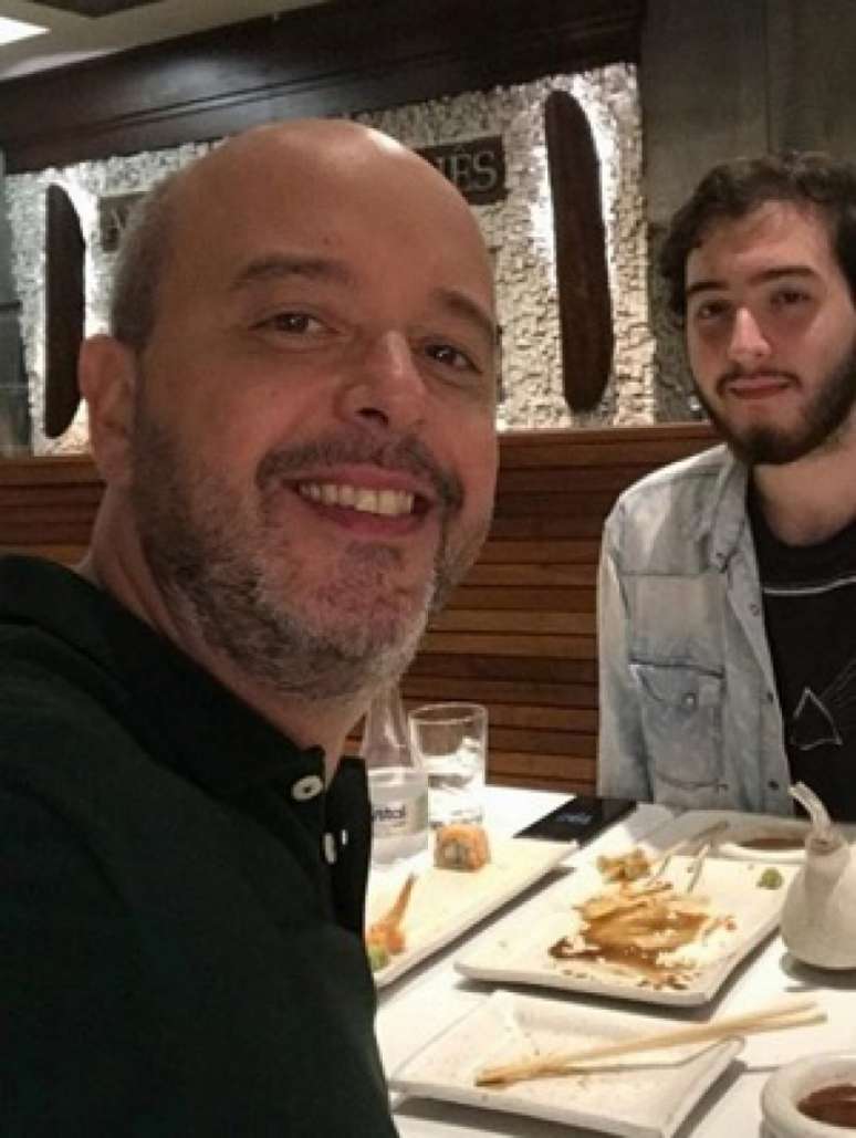 Filho de Alex Escobar faz críticas ao apresentador emcomo acertar nas apostas esportivasrede social (Foto: Reprodução)