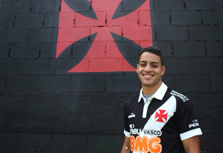 Jogador estava no CRB, disputando a Série B (Foto: Carlos Gregório Jr./Vasco)