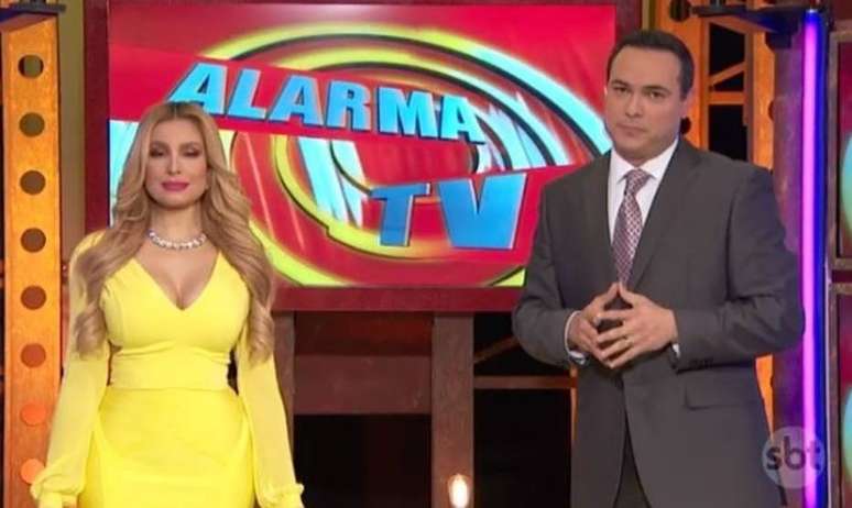 Janice Villagrán e Sergio Catalán, apresentadores do 'Alarma TV'.