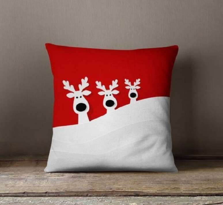 12. Almofada de Natal com design simples e fofo. Fonte: Pinterest