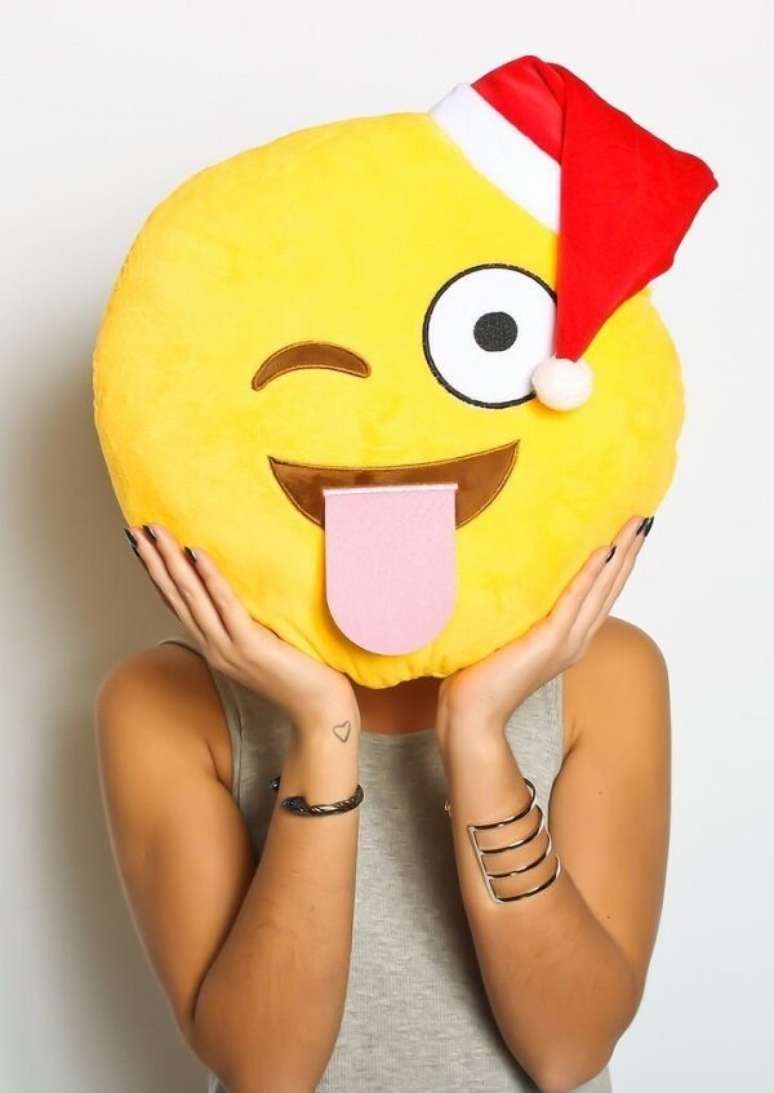 67. Invista em almofadas de Natal feitas com o rostinho do Smile. Fonte: Pinterest