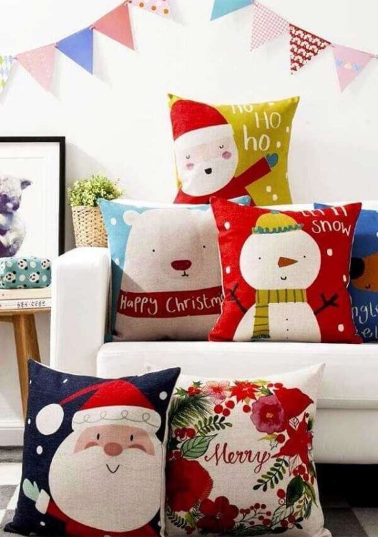 1. Conjunto de almofadas de Natal com diferentes estampas para decorar seu ambiente. Fonte: Pinterest