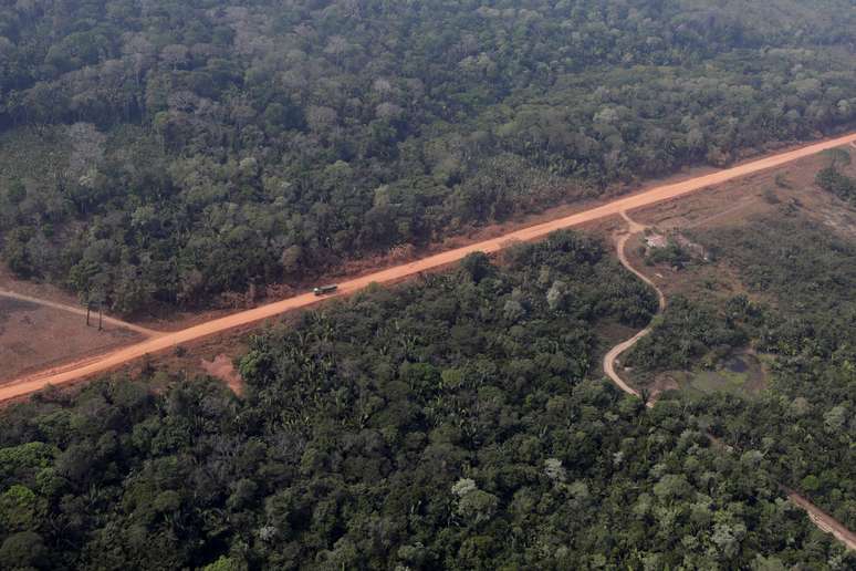 Vista a&eacute;rea da BR-319 perto de Humait&aacute;
22/08/2019
REUTERS/Ueslei Marcelino