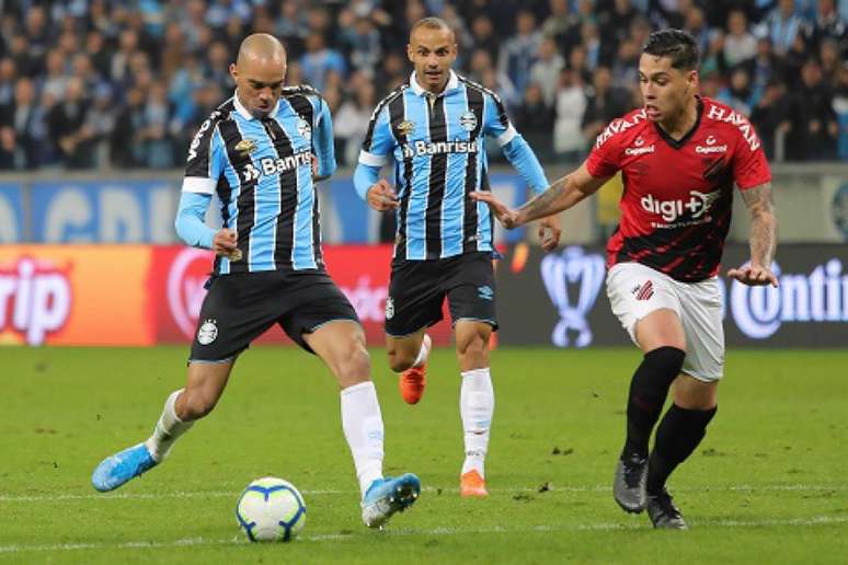 Diego Tardelli é um dos atletas que reencontra o Flamengo na Arena do Grêmio (Foto: Edu Peixoto/MyPhoto Press)