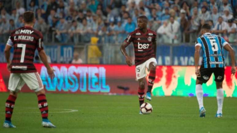 Everton Ribeiro e Gerson comandaram o meio de campo na Arena (Foto: Alexandre Vidal / Flamengo)