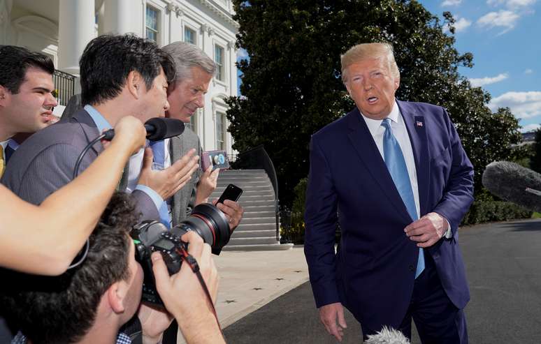  Trump fala com jornalistas na Casa Branca 4/10/ 2019  REUTERS/Kevin Lamarque