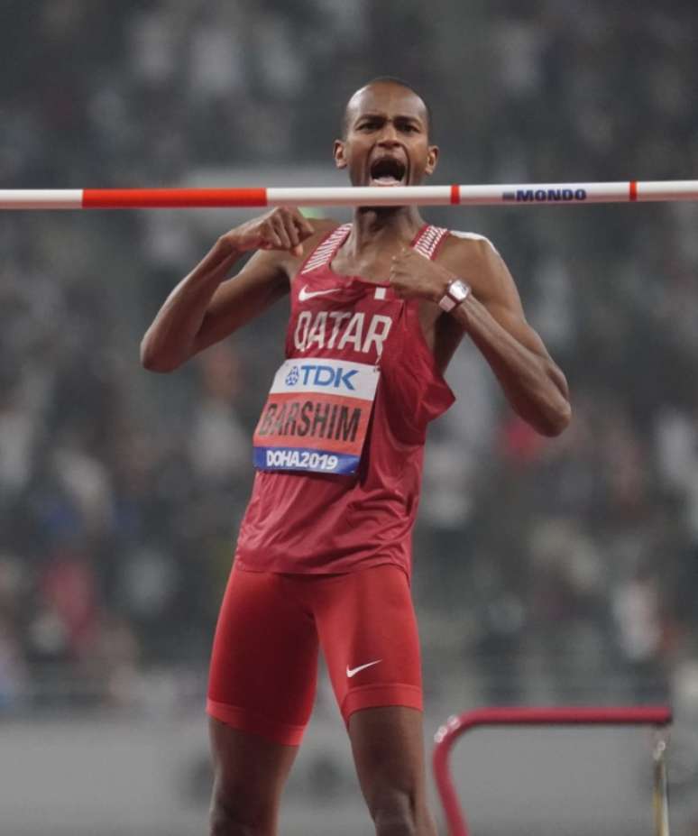 Mutaz Essa Barshim, do Catar, comemora ap&oacute;s vencer a disputa do salto em altura, durante o Mundial de Atletismo, No Catar. 4/10/2019. Mandatory Credit: Kirby Lee-USA TODAY Sports - 13459648