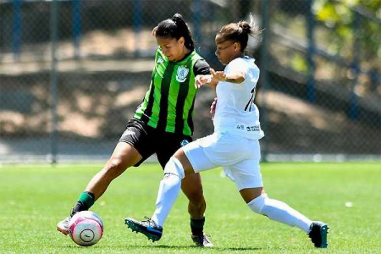 O primeiro classico do estadual feminino, etre Galo e Coelho,  terminou sem gols- (Mourão Panda/América-MG)