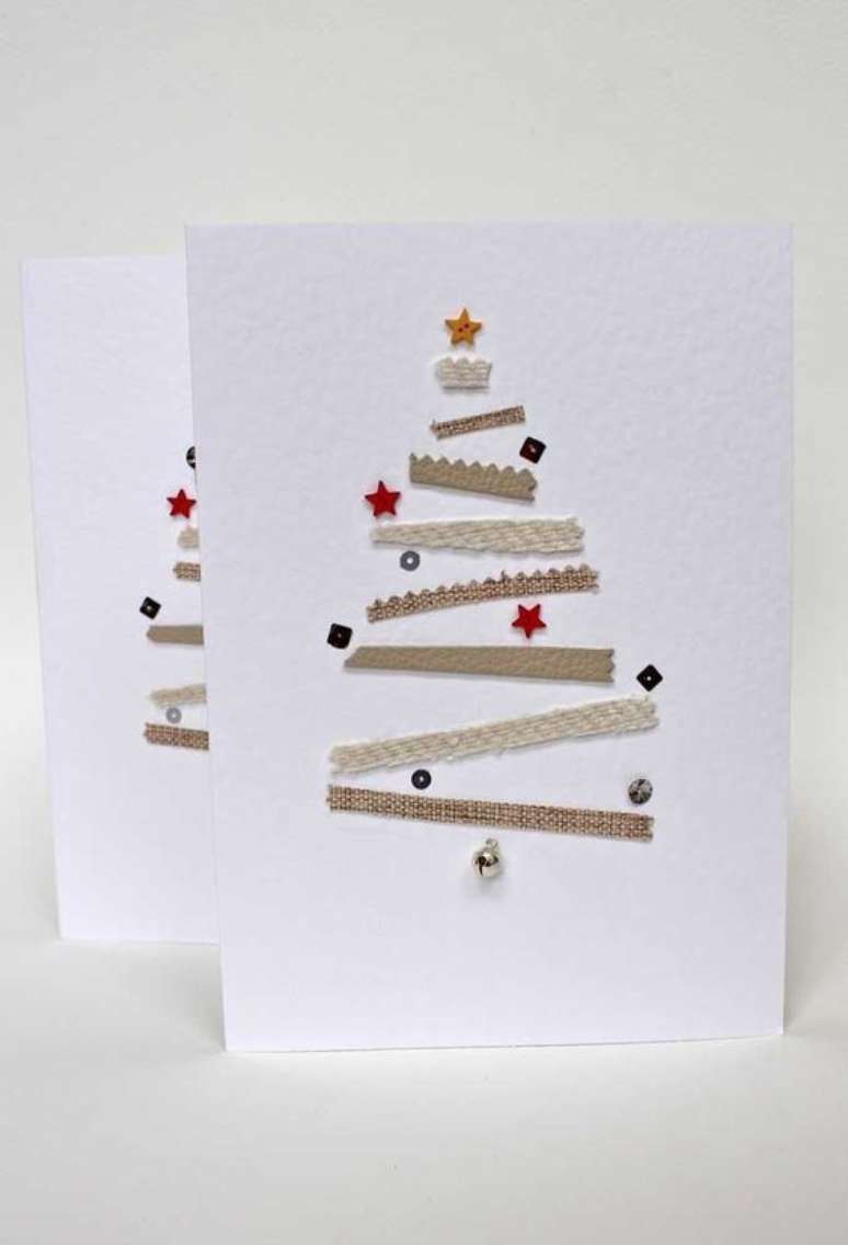 15. Você pode fazer um bom cartão de Natal com poucos materiais. Foto: Decor Fácil