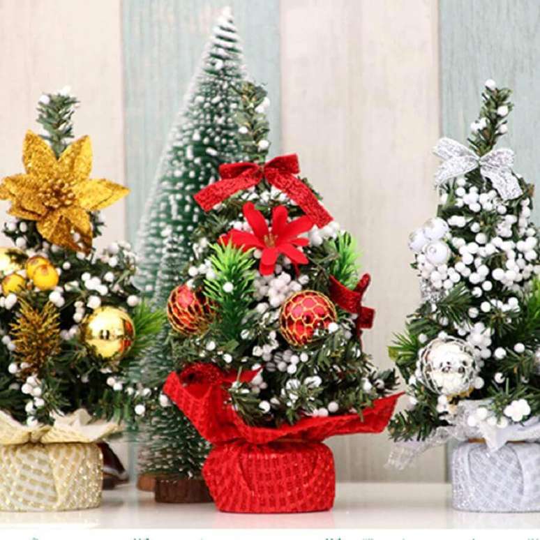 53. Vários modelos diferentes de árvore de Natal pequena decorada – Foto: eBay