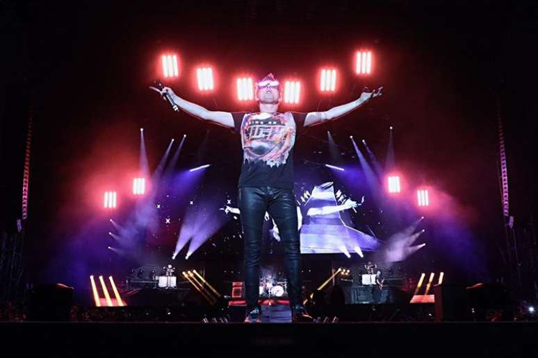 RiR: Muse leva mistura de rock clássico e música eletrônica