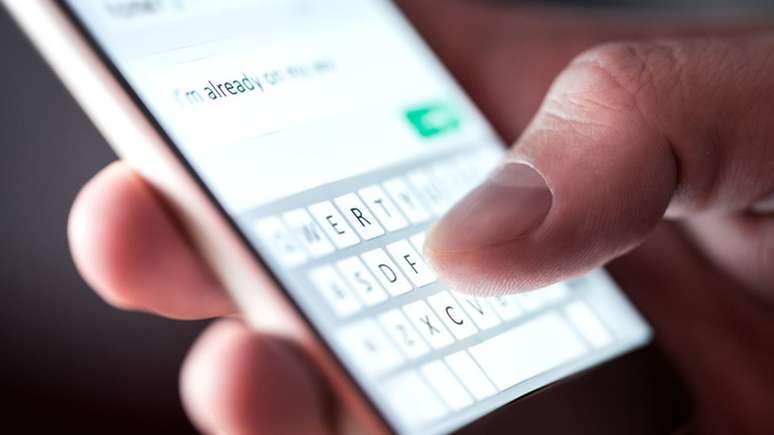 3 dicas para digitar mais rápido no teclado do celular - Canaltech