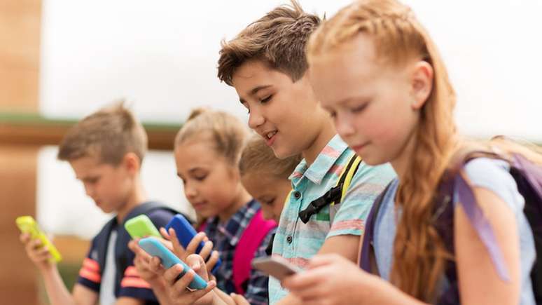 Jovens geralmente escrevem muito mais rápido que os adultos