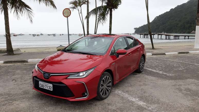 O novo Corolla optou por um design mais conservador na dianteira.