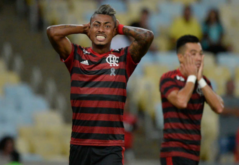 Jogador sentiu desgaste muscular no jogo contra o Grêmio, pela Libertadores (Foto: Alexandre Vidal/CRF)