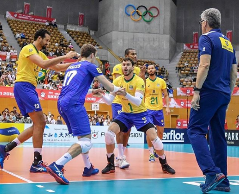 Com o resultado, são cinco vitórias em cinco jogos e a liderança da tabela (Foto: Reprodução)