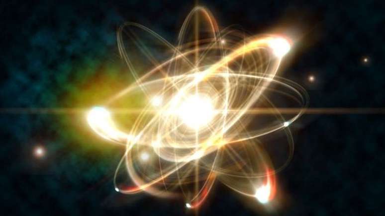 Os elementos transurânicos são radioativos, muito instáveis e se desintegram em menos de um milissegundo