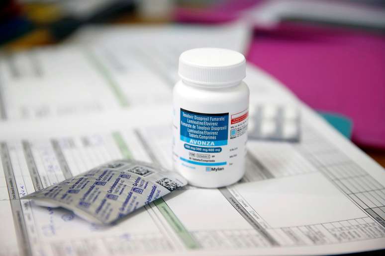 Caixa de medicamento contra o HIV antes de ser entregue a paciente soropositivo em Nairóbi
29/11./2018 REUTERS/Baz Ratner