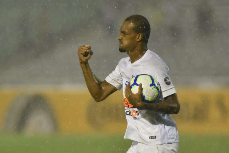 Luiz Felipe tem acordo firmado e seu novo vínculo irá até 2024 (Foto: Ivan Storti/Santos)