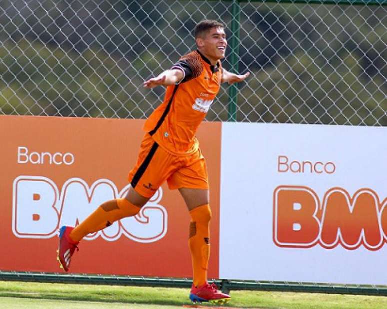 O atacante Victor Ribeiro conseguiu ser artilheiro do Mineiro sub-20 com quatro jogos a menos do que Guilherme Santos, do Atlético-MG, campeão estadual-(Divulgação/ Coimbra Sports)
