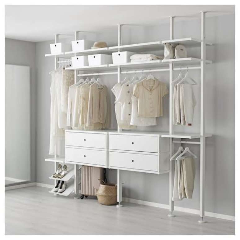 58. Usar porta-trecos é interessante para melhor as funcionalidades do closet aberto. Foto: Ikea